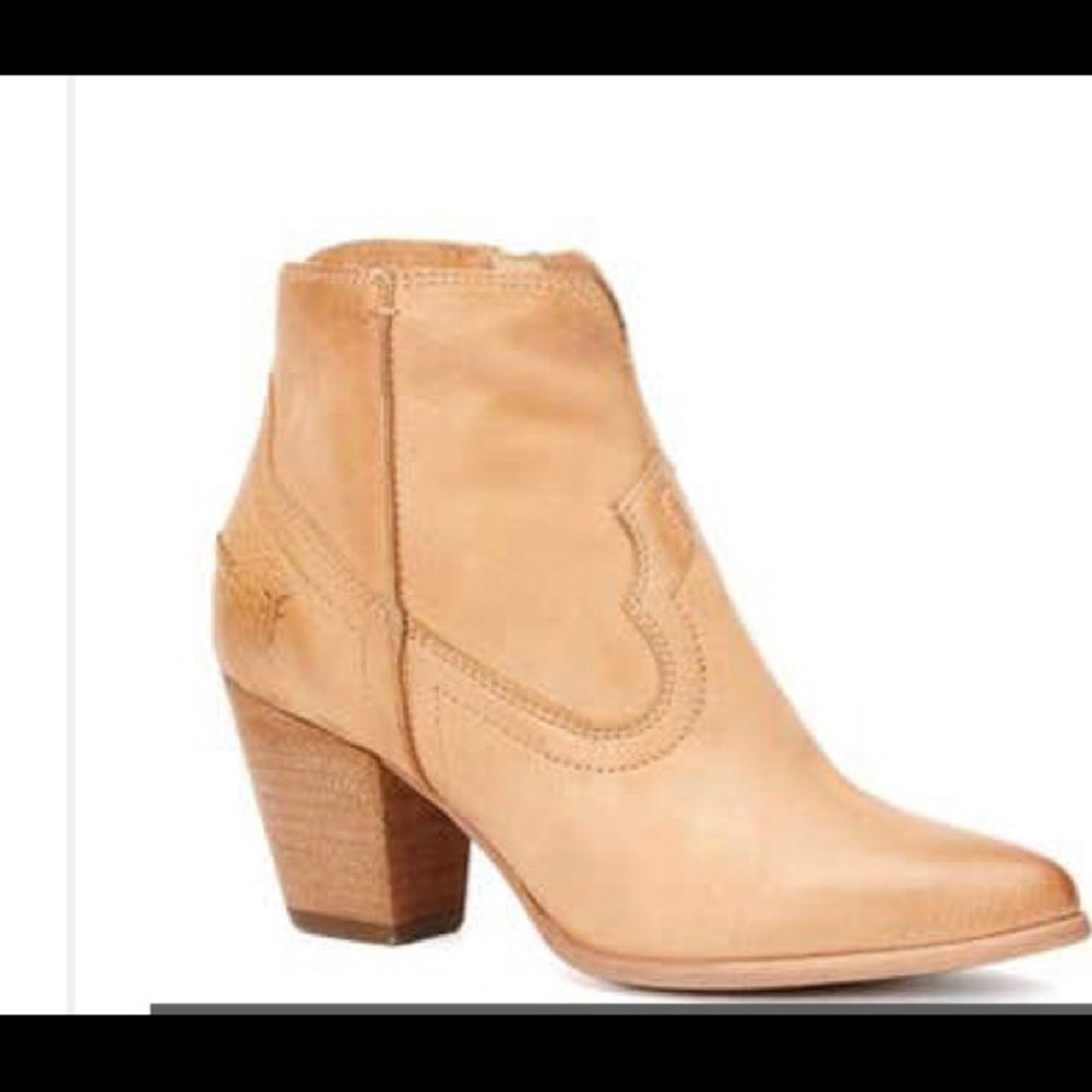 Frye Renee Boots in Camel